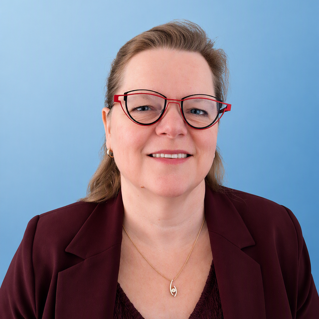 Pasfoto Loekie Paardekooper – de Ridder