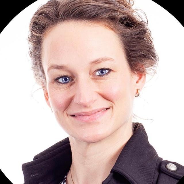 Pasfoto Angela Langeveld