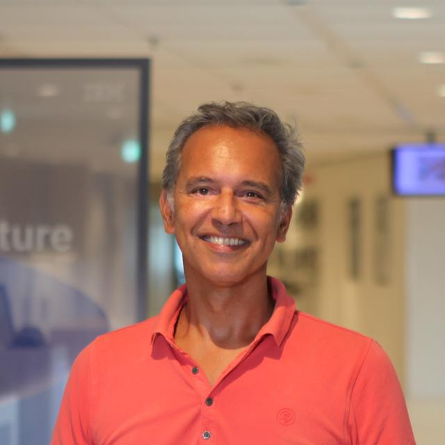 Pasfoto Vincent van Ovost